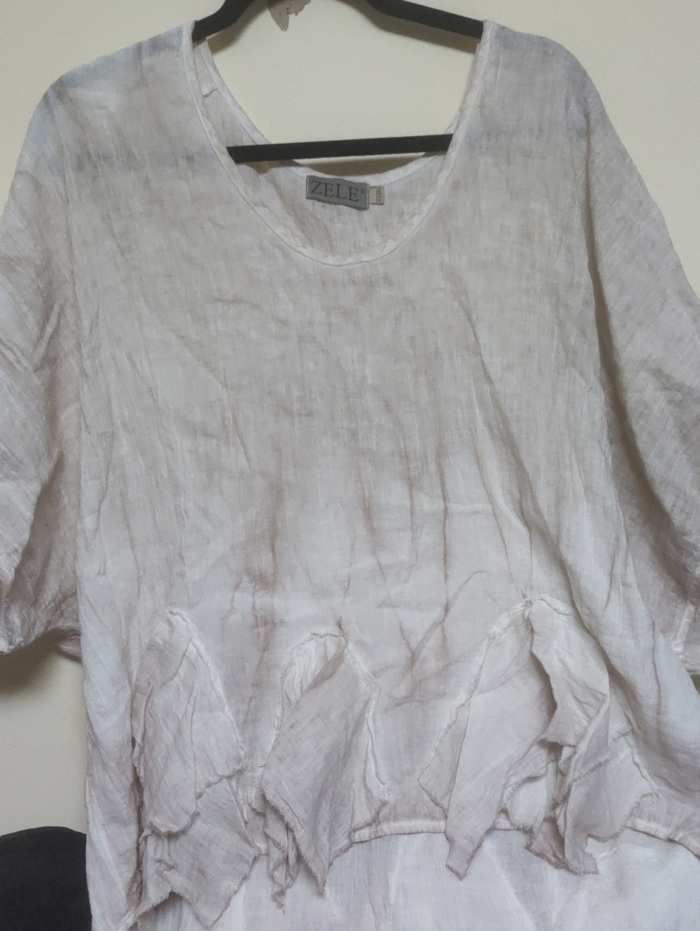 Zele Cream Linen Tunic with Scalloped Hem